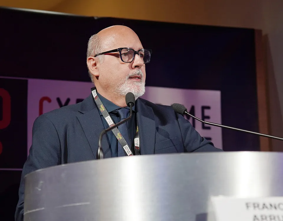 Il Lato oscuro dell'Intelligenza Artificiale: approccio della threat intelligence alle nuove tipologie di vulnerabilità e minacce del cybercrime - Francesco Arruzzoli