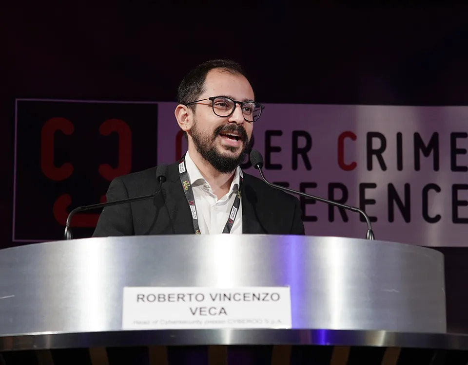 L'imprevedibile certezza delle minacce informatiche: come essere un passo avanti al cybercrime - Roberto Vincenzo Veca