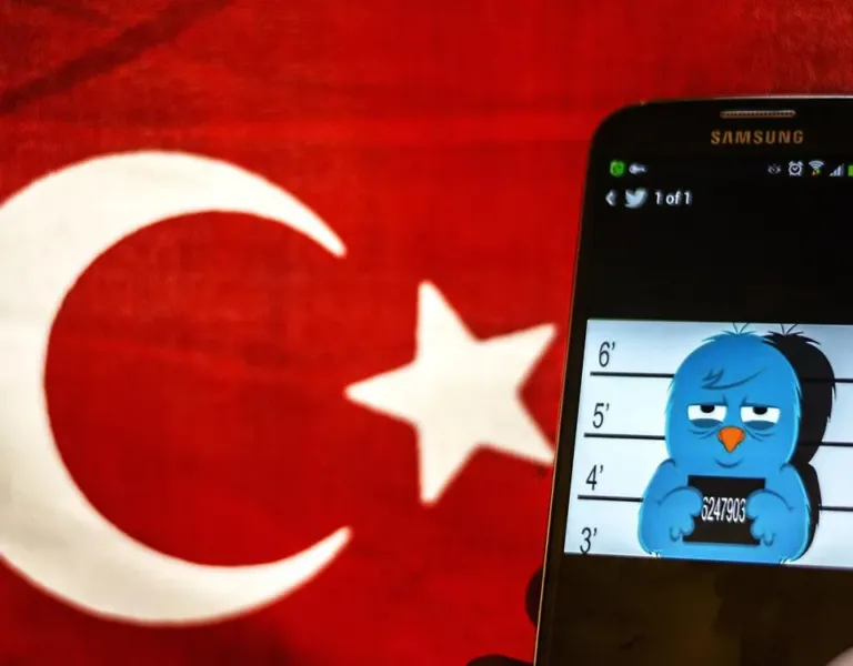 La Turchia censura Internet bloccando i social media durante il colpo di stato